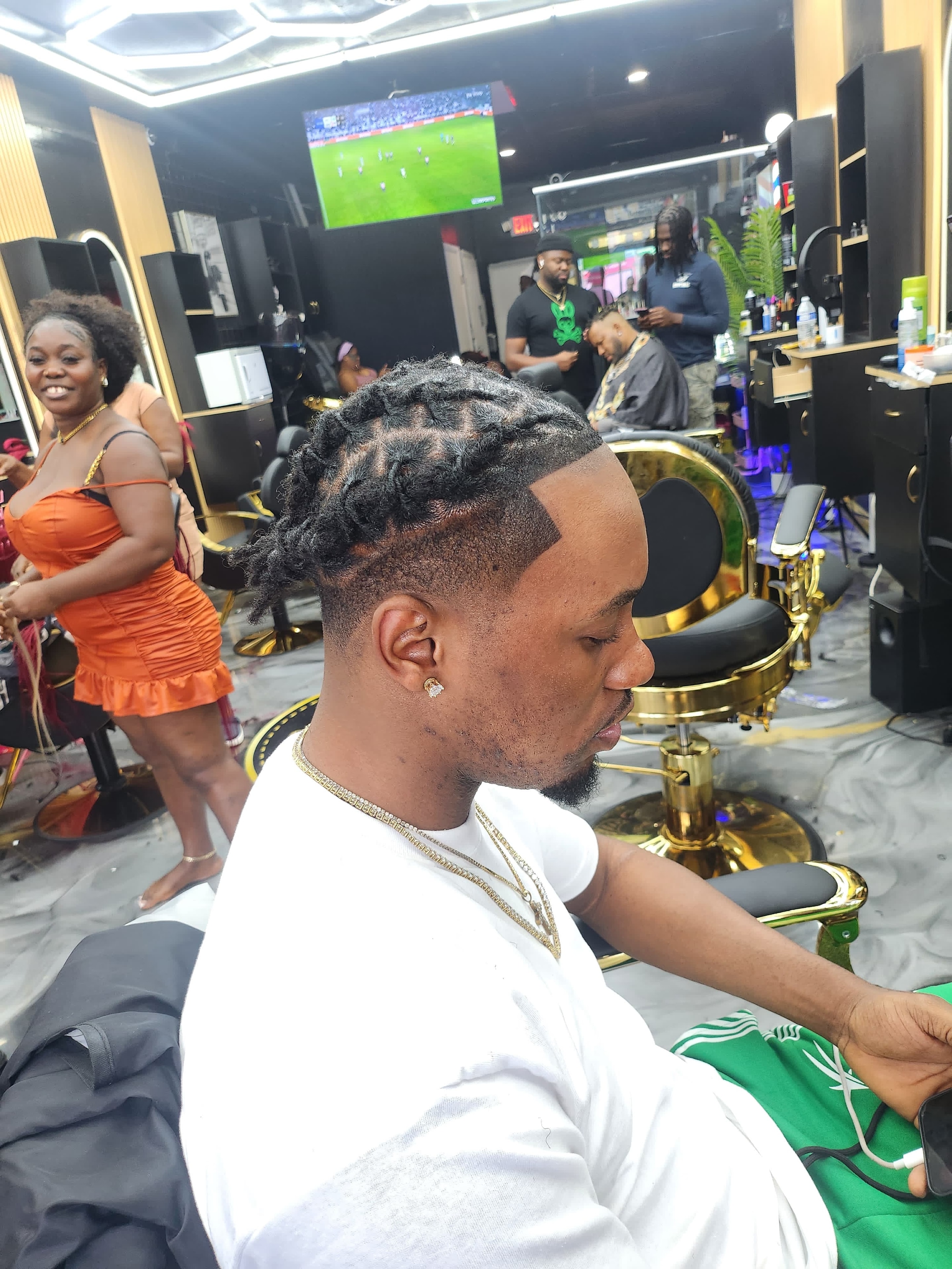 Zoma Barbershop — Photo 6